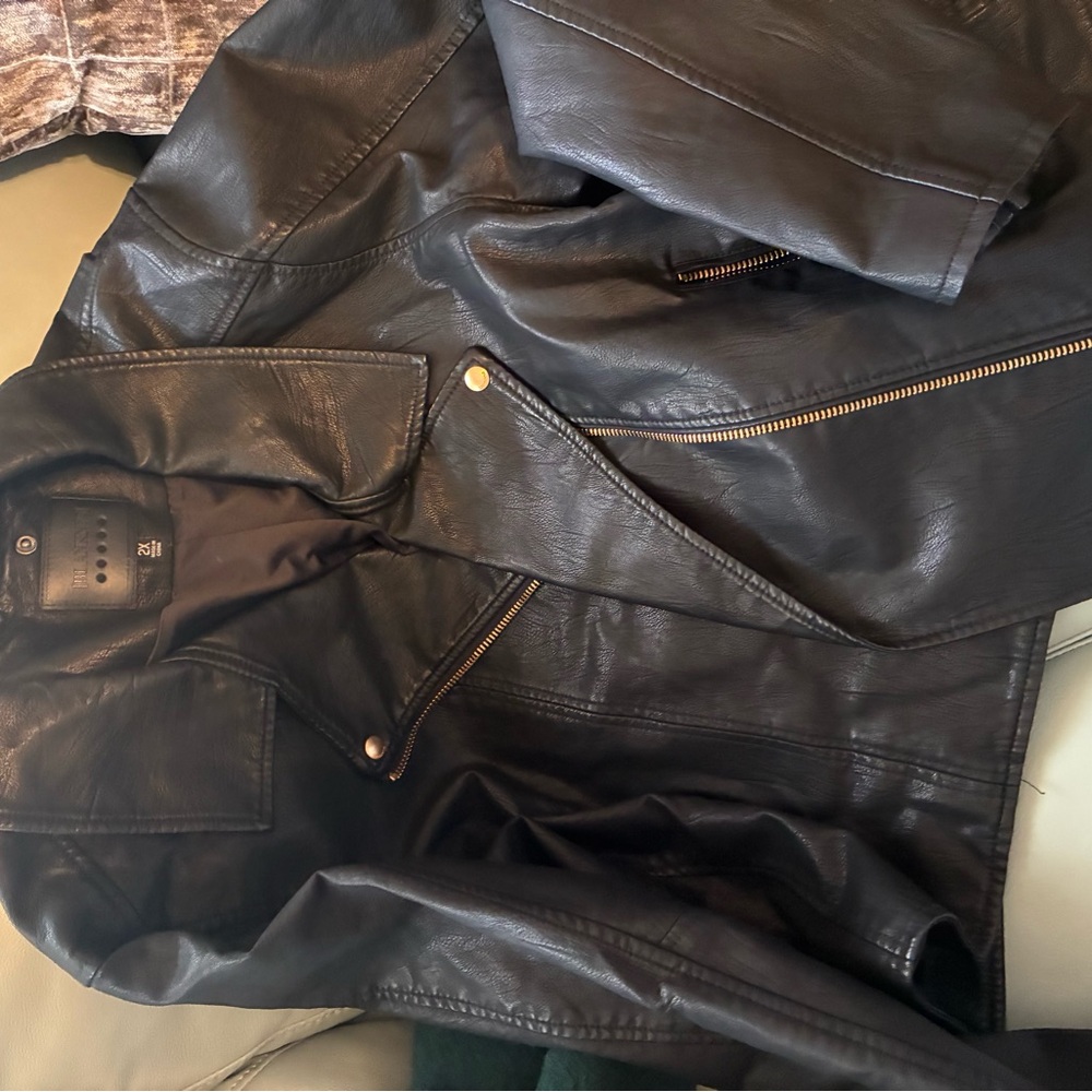 Woman’s PU Black Leather Bomber Jacket with Gold Hardware